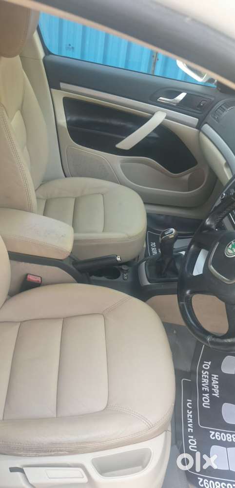 Skoda Laura 1.8 Tsi Ambiente, 2011, Petrol