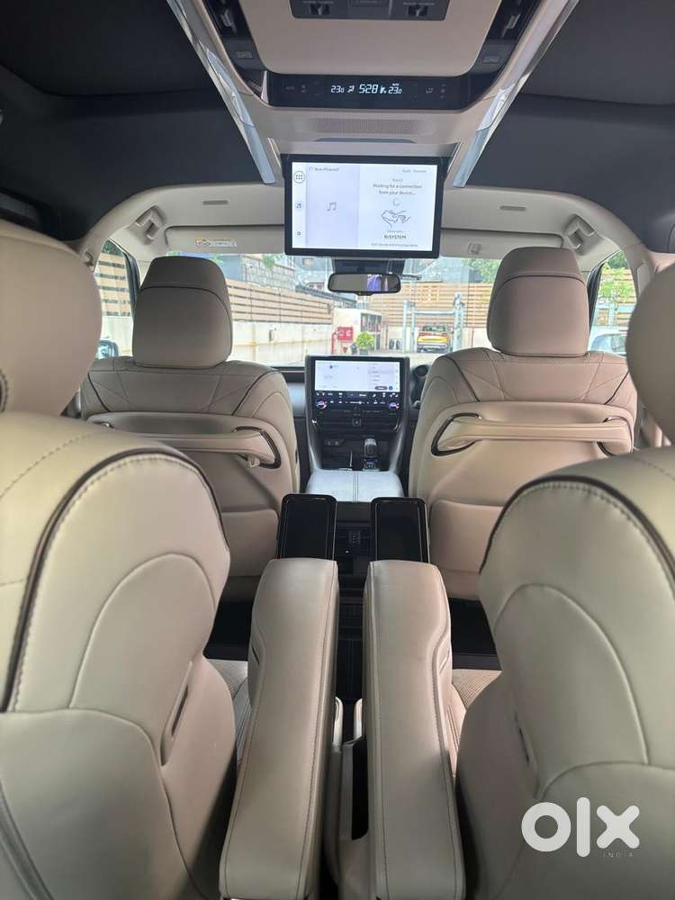 Toyota Vellfire Vip – Executive Lounge, 2024, Petrol