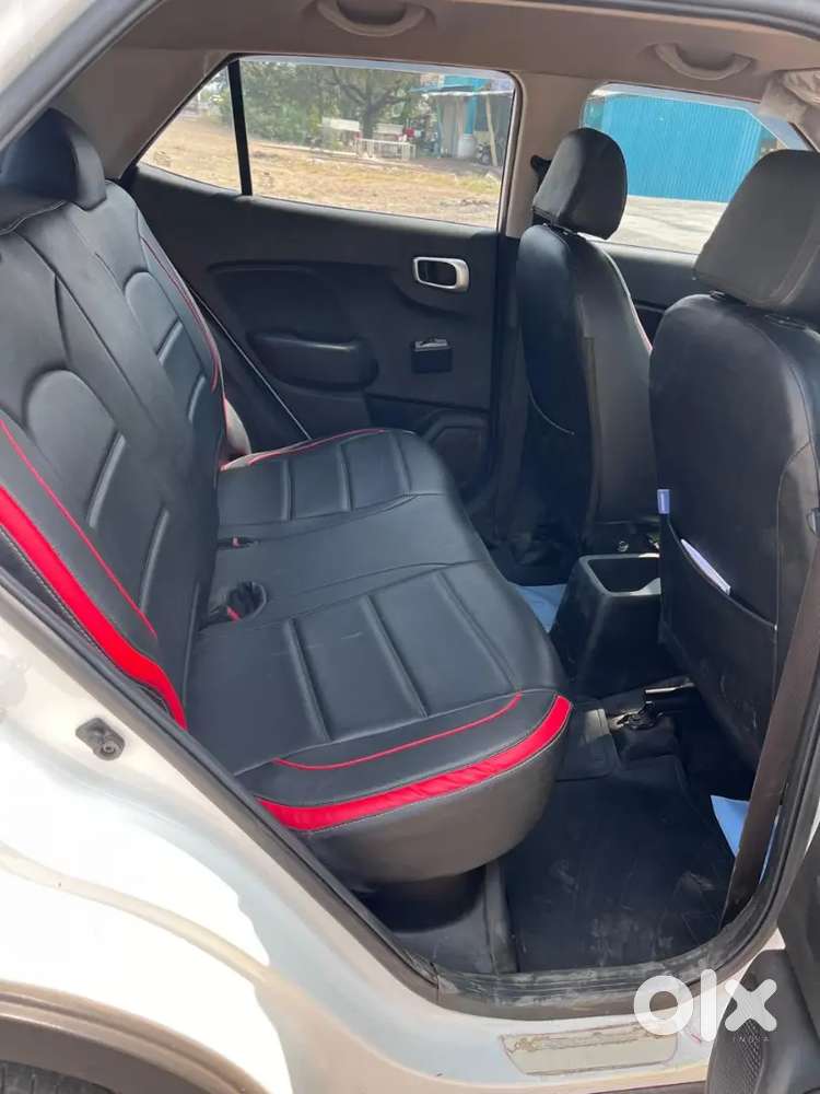 Hyundai Venue 2021 Petrol 65000 Km Driven