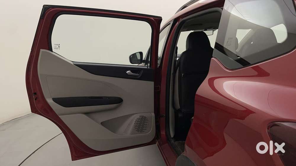 Renault Triber Rxz, 2021, Petrol