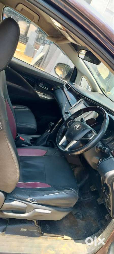 Innova Crysta 2.4 V Model