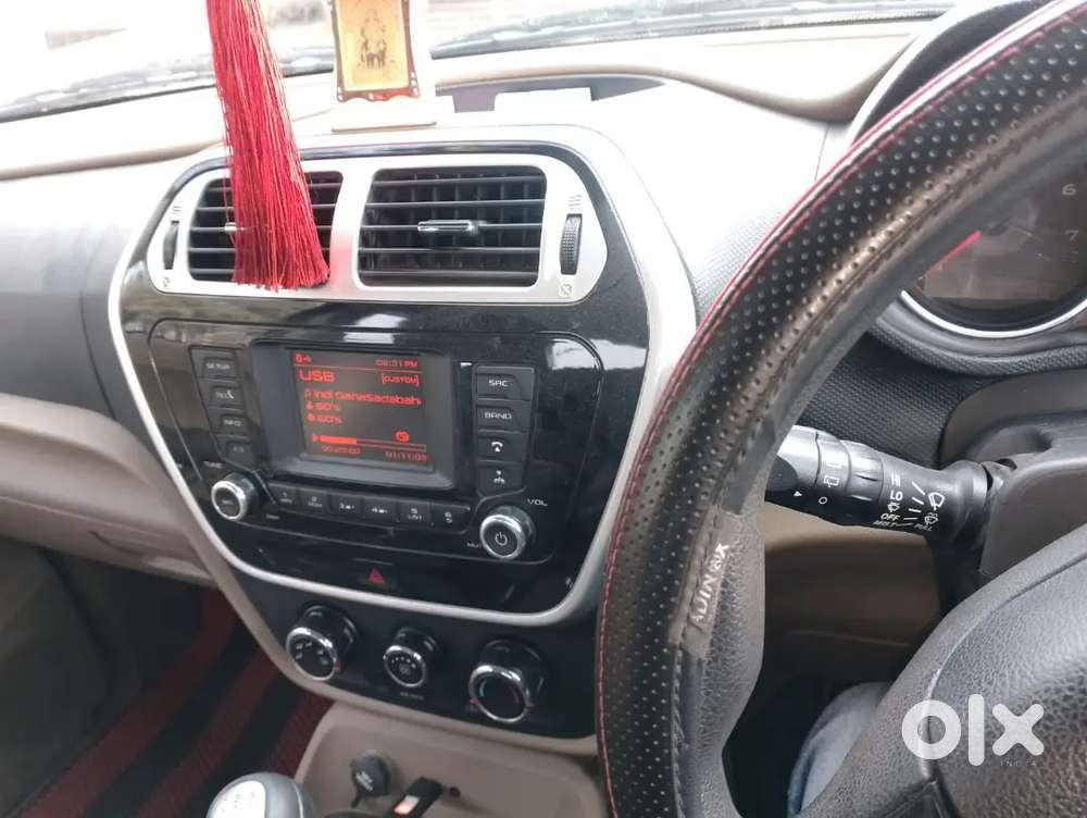 Mahindra Tuv 300 2017