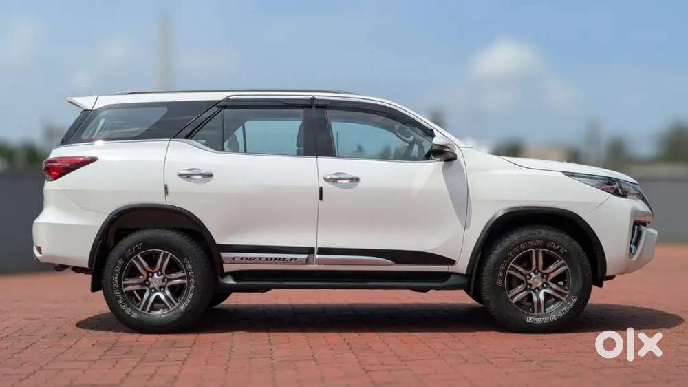 Immaculate Condition Fortuner, Company Service Brand New  Tyres