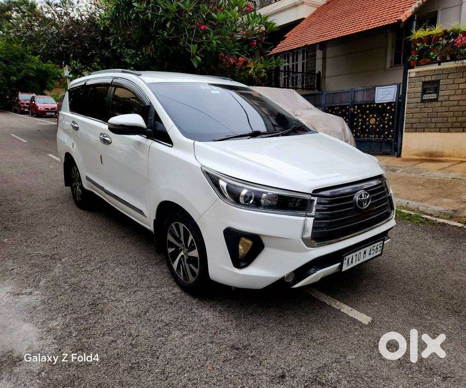 Toyota Innova Crysta 2.4 V 8 Str, 2017, Diesel