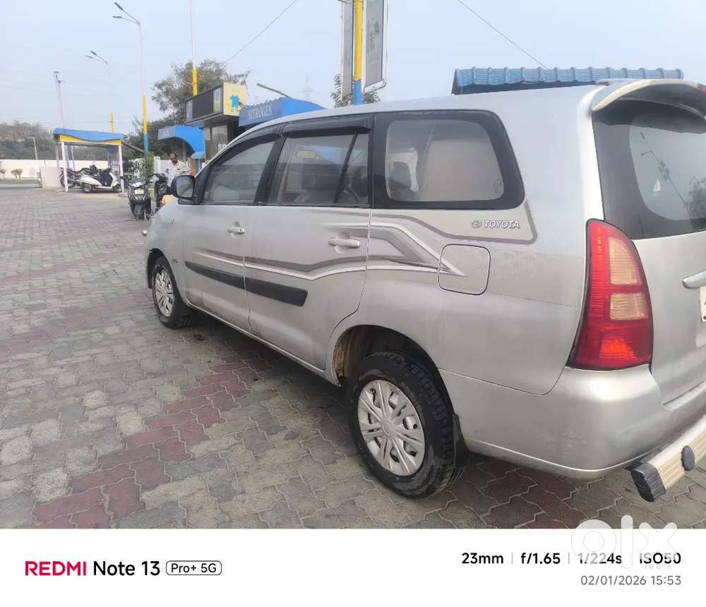 Toyota Innova 2.0 E 2006