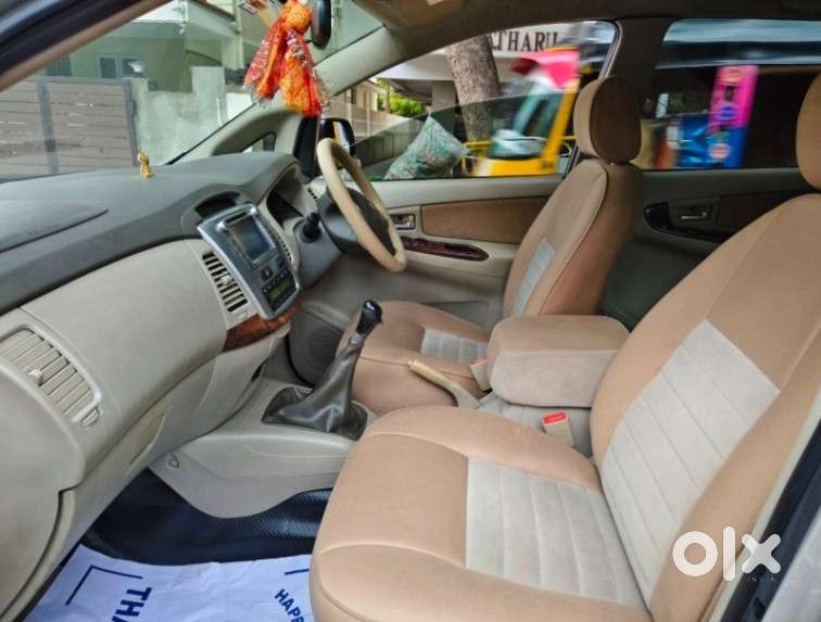 Toyota Innova 2.5 V 8 Str, 2012, Diesel