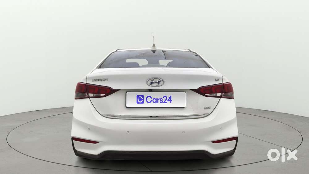 Hyundai Verna 1.6 Sx (o) Vtvt, 2018, Petrol