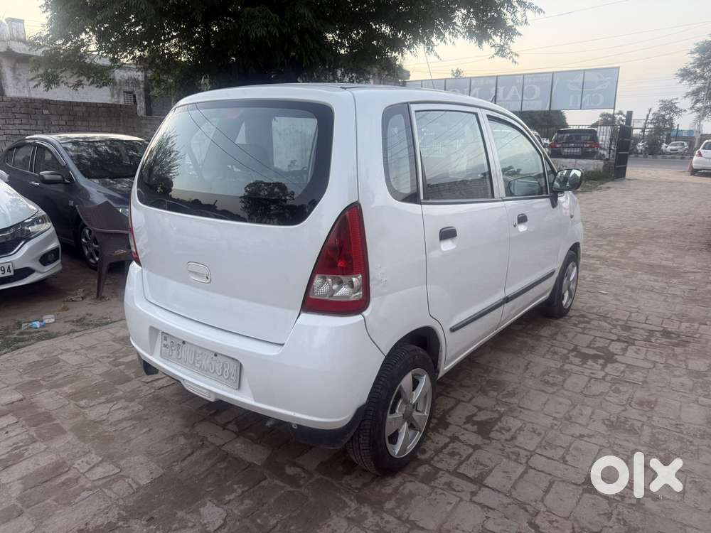 Maruti Suzuki Zen Estilo Lxi Bs Iv, 2011, Petrol