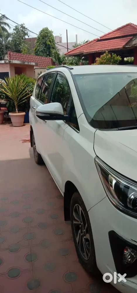 Toyota Innova Crysta