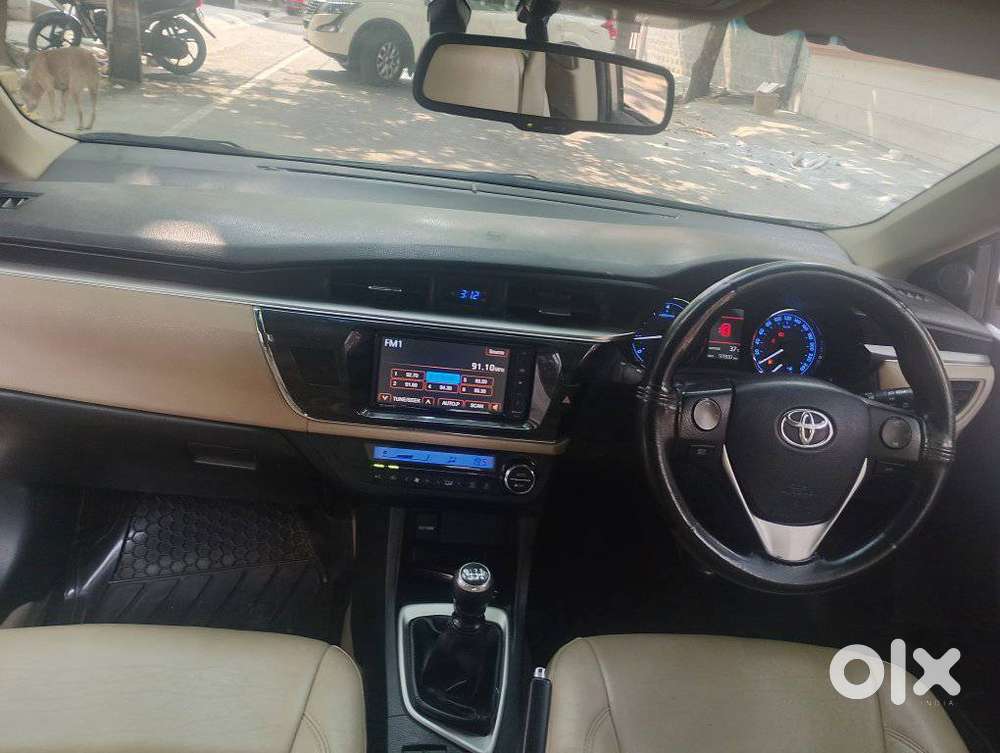 Toyota Corolla Altis 1.8 J, 2015, Petrol