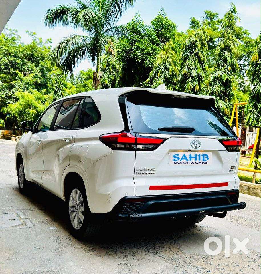 Toyota Innova Hycross 2.0 Vx (o) Hybrid 8 Str, 2026, Petrol
