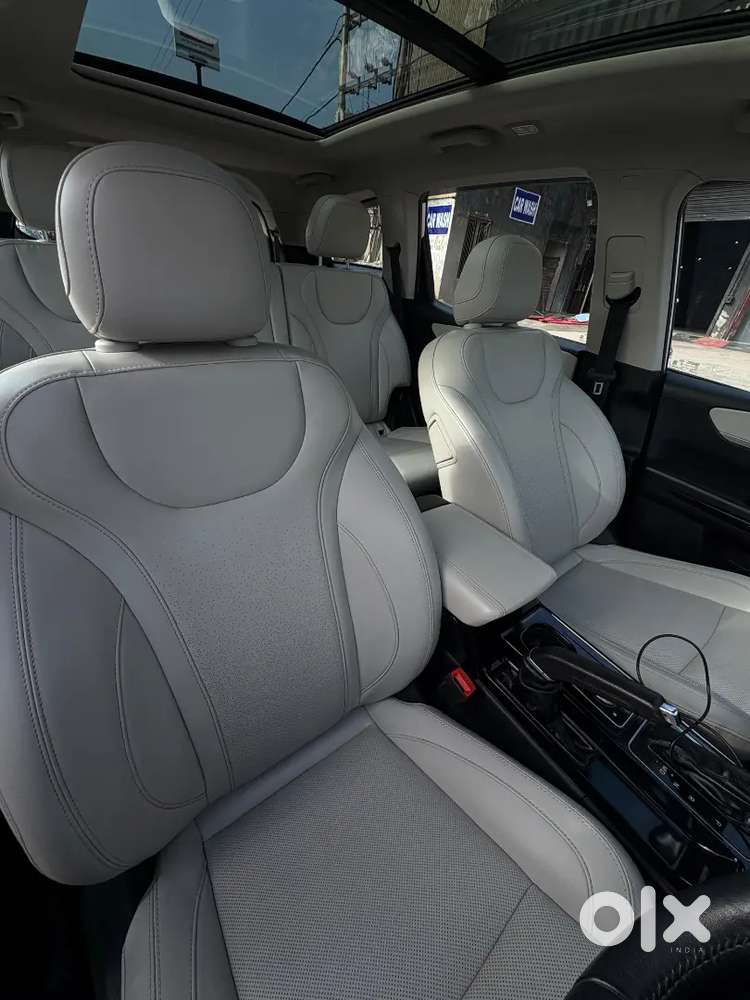 Xuv 700 Ax7 Automatic Petrol