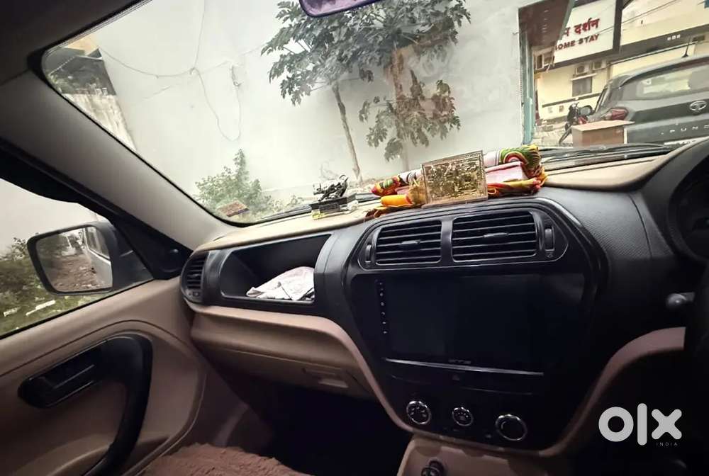 Mahindra Tuv 300 2017