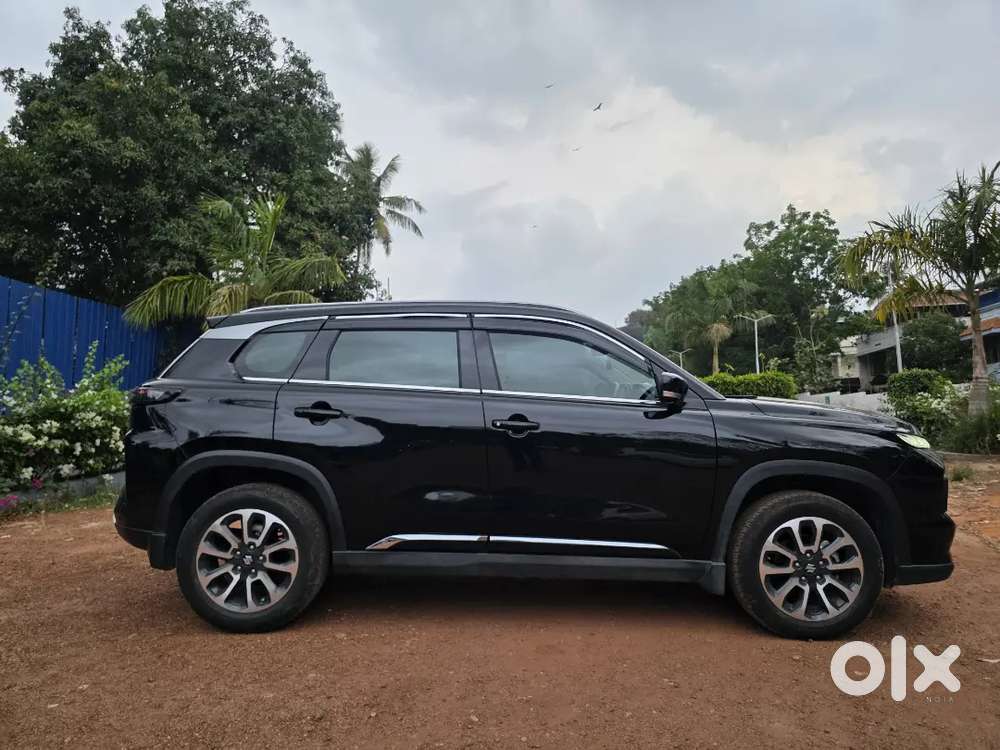 Grand Vitara Zeta Petrol Black 2024 18000kms @13,95,000