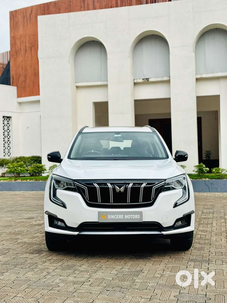 Mahindra Xuv700 2.0 Ax 5 Petrol Mt 7 Str, 2022, Petrol