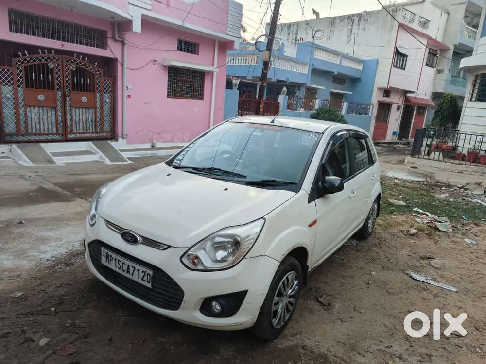 Ford Figo Diesel Zxi 2013