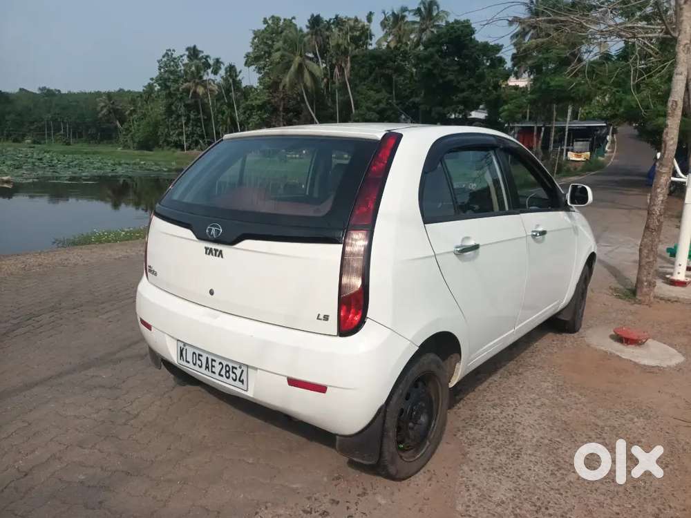 Indica Vista New Battery 2 Tire 80% 2 Tyre 50%