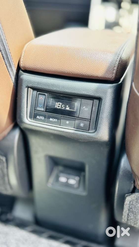 Toyota Innova Hycross 2.0 Zx (o) Hybrid 7 Str, 2023, Petrol