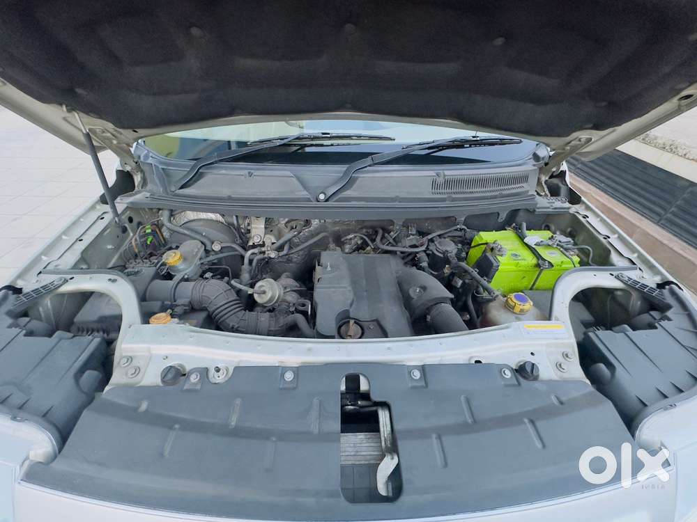 Mahindra Tuv 300 T6, 2016, Petrol