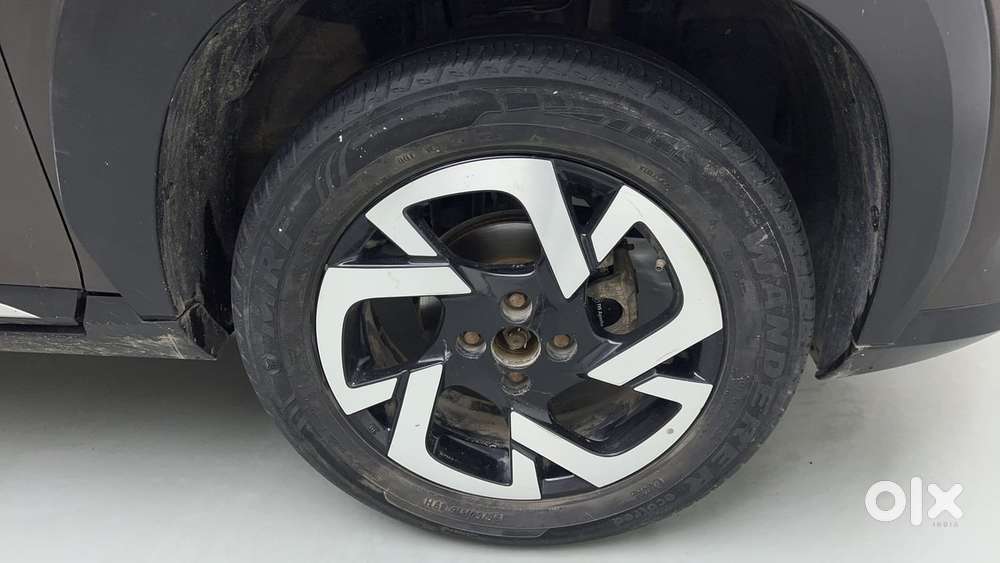 Nissan Magnite Xv Turbo, 2022, Petrol