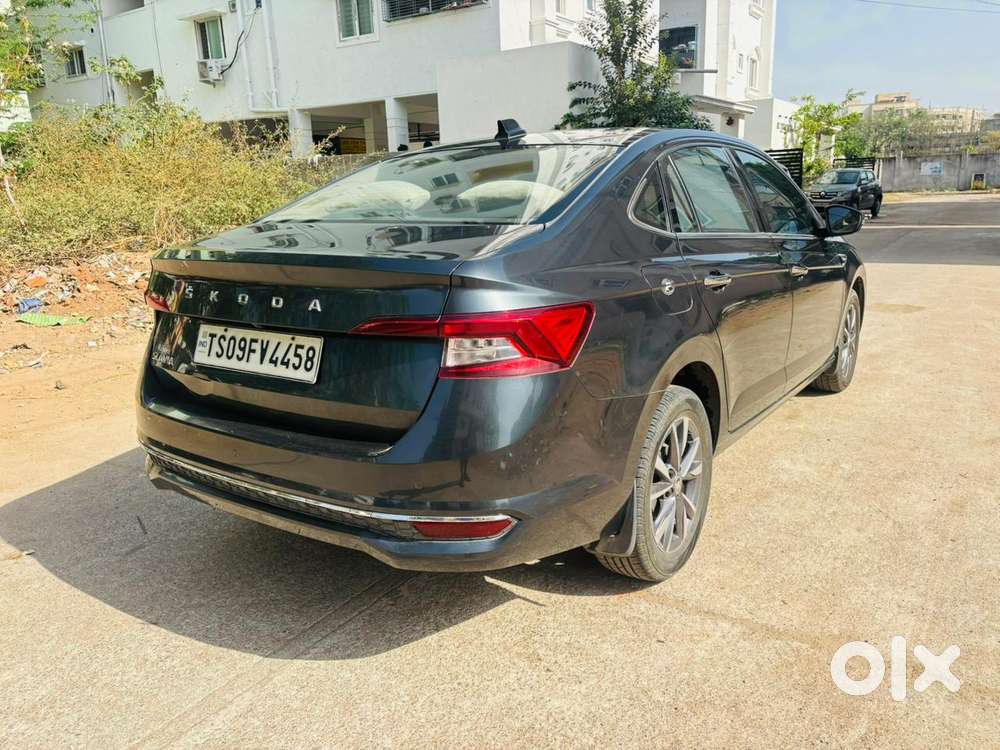 Skoda Slavia Style 1.0l Tsi At, 2022, Petrol