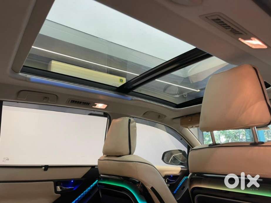 Toyota Innova Hycross 2.0 Zx Hybrid 7 Str, 2024, Petrol
