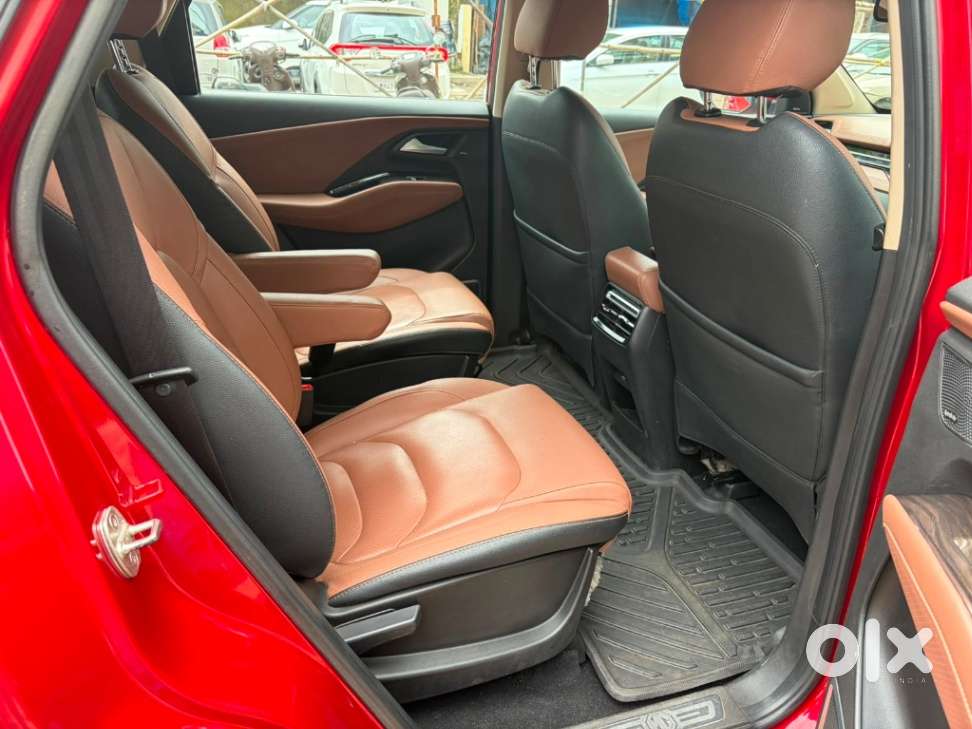 Mg Hector Plus Sharp Pro 1.5 Turbo Petrol Cvt 6 Str, 2023, Petrol