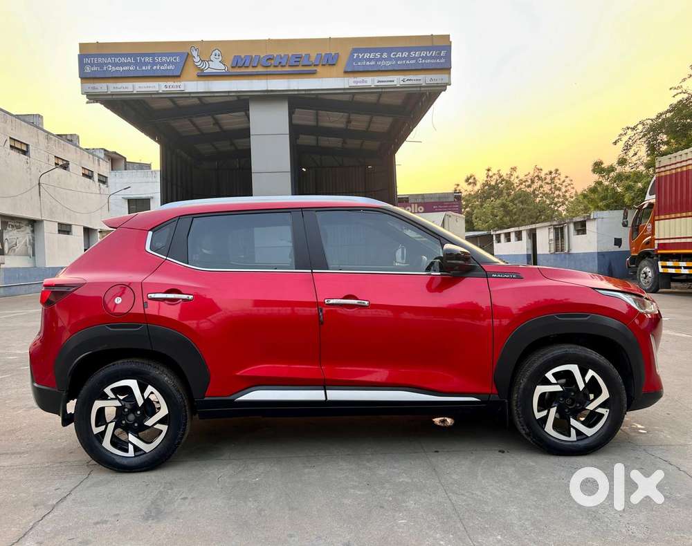 Nissan Magnite 1.0 Xv Premium, 2022, Petrol