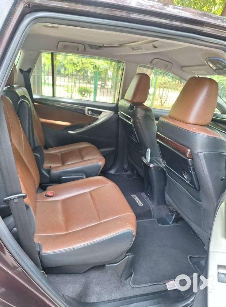Toyota Innova Crysta 2.8z Automatic, 2016, Petrol