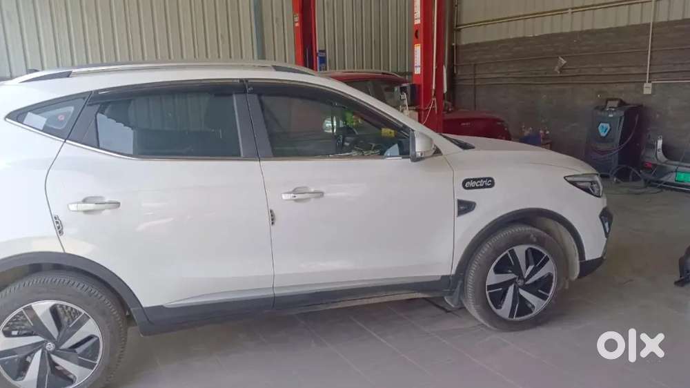 Mg Zs Ev 2025 Electric 11000 Km Driven