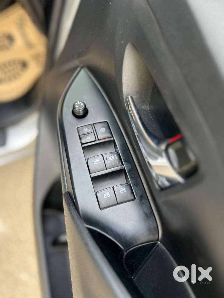 Toyota Innova Crysta, 2017, Petrol