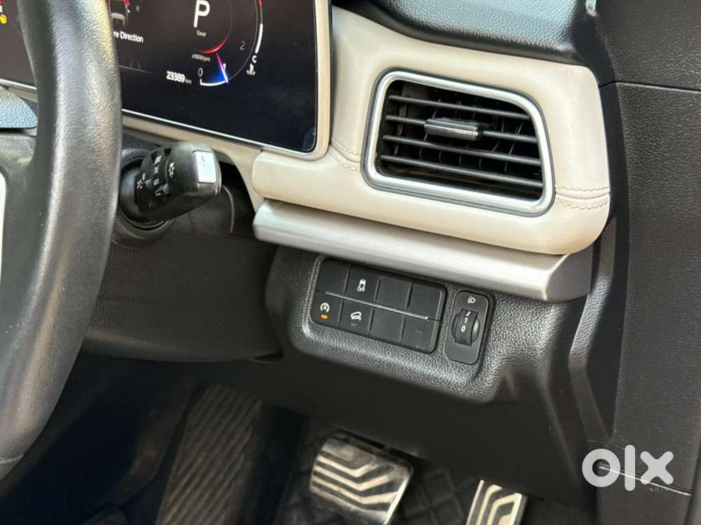 Mahindra Xuv700 2.0 Ax 7 Petrol At Luxury Pack Str, 2023, Petrol