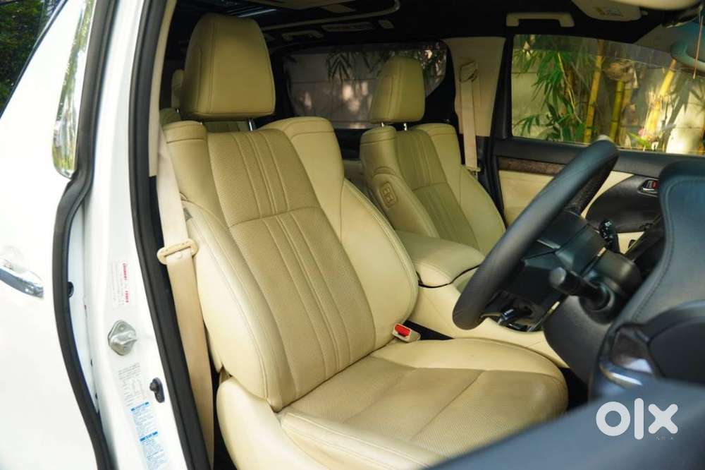 Toyota Vellfire 2.5 Hybrid, 2022, Petrol