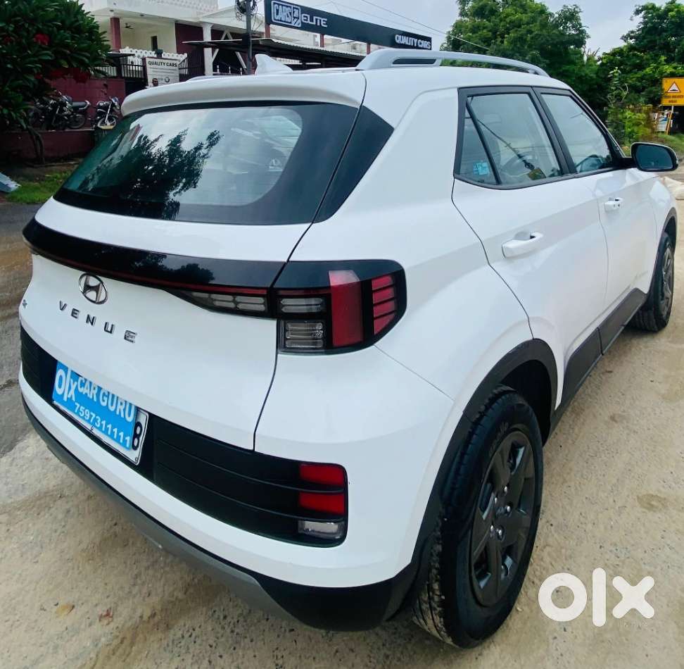 Hyundai Venue Sx Mt, 2024, Petrol