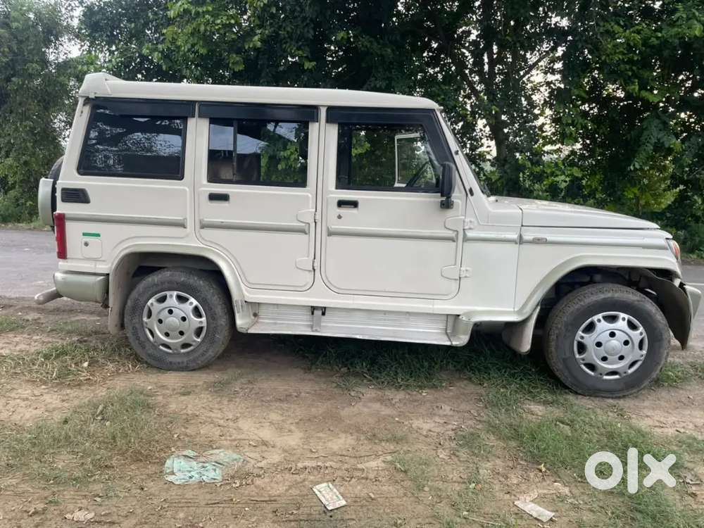 Clean Condition No Dent Bolero White Colour 2011