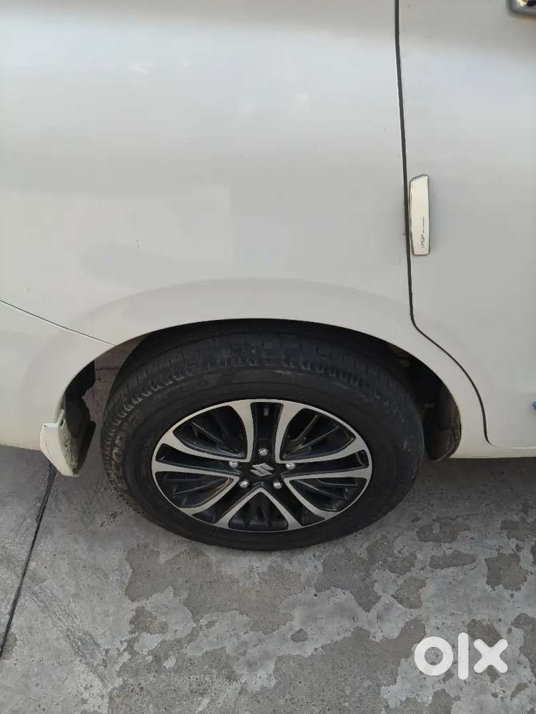 Top Model And Key Less Entery