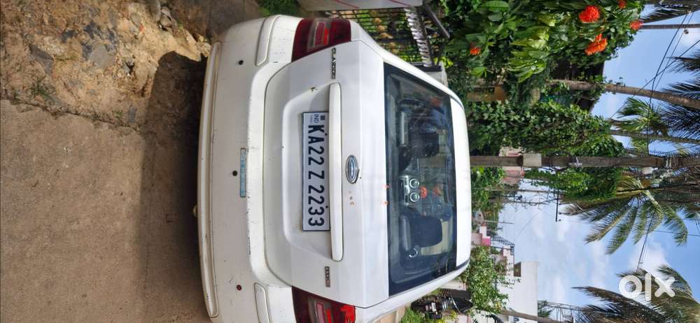 Diamond White Exterior Manual Transmission Powerful And Refined Engine