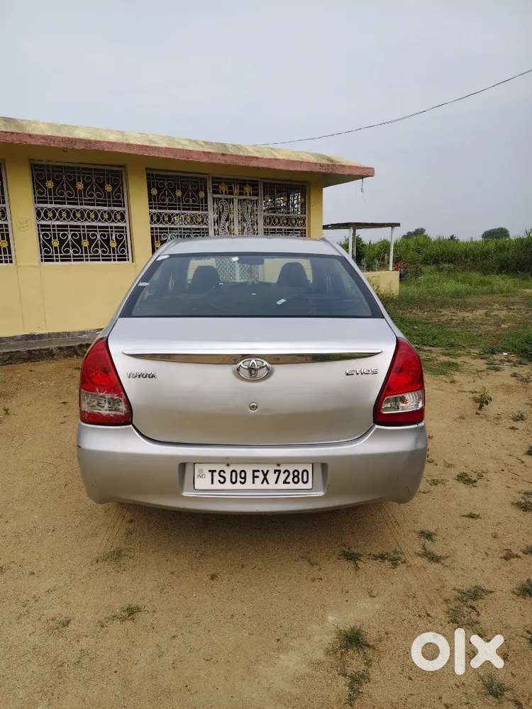Toyota Etios 1.5 V 2011