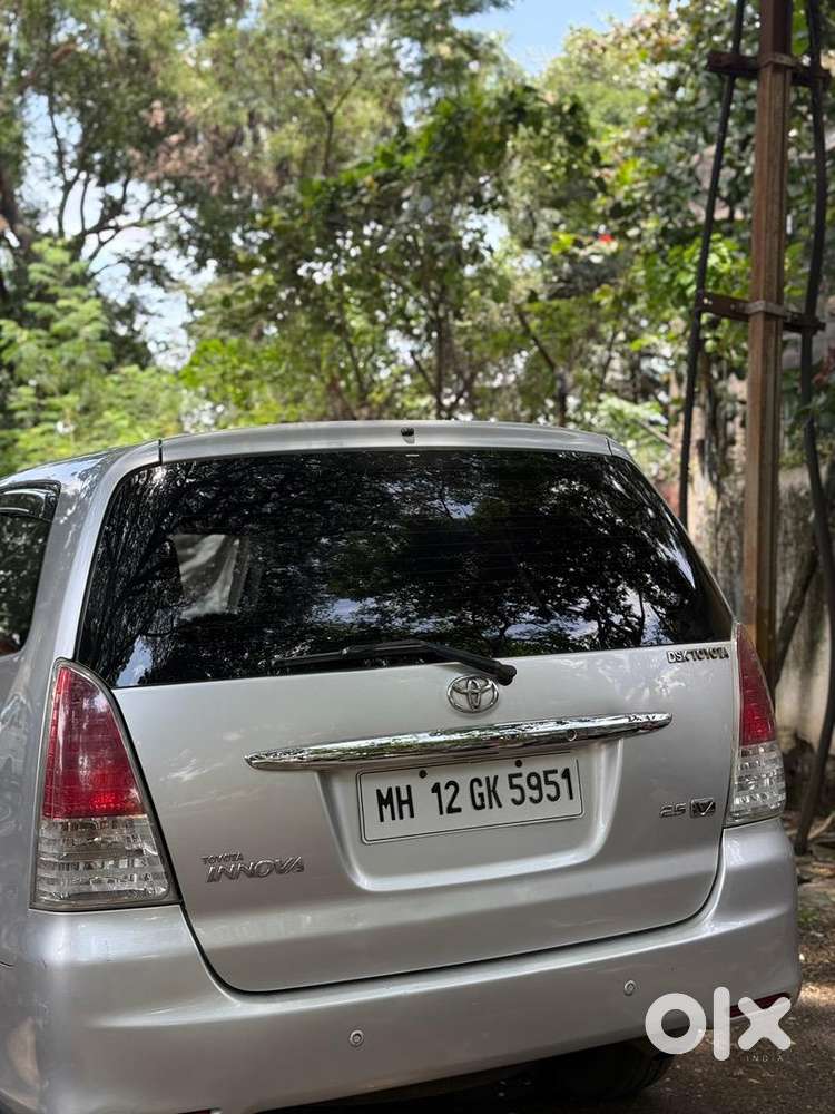 Toyota Innova 2010 2.5 V Model
