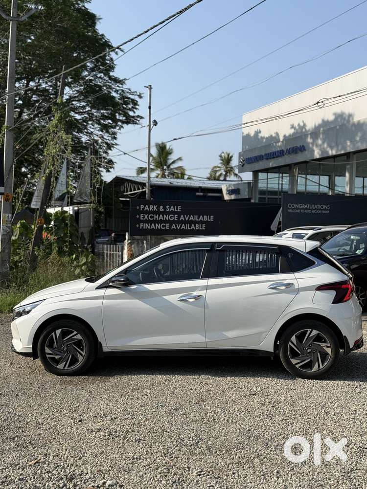 Hyundai I20 Asta (o) 1.2 Mt, 2023, Petrol