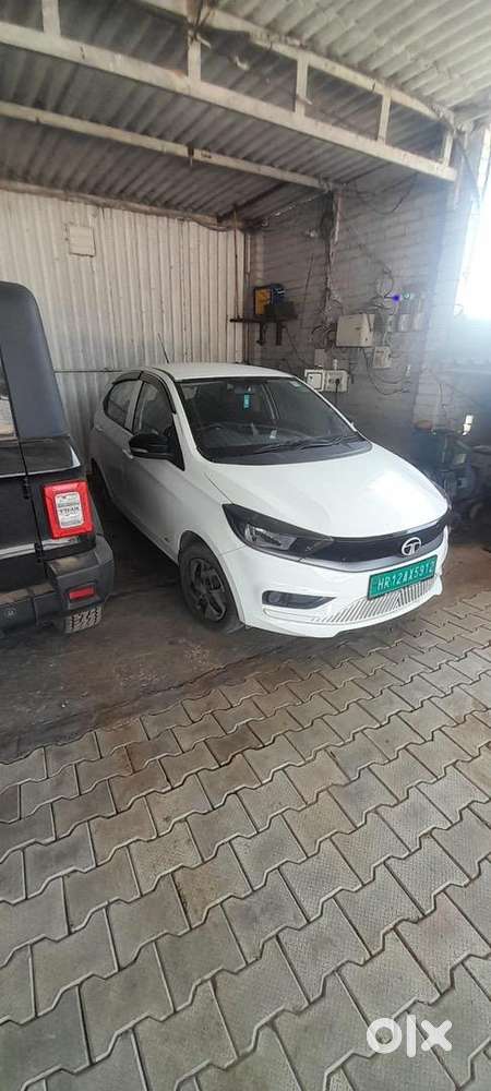 Single Hand Car Any Addition Features Are Add In The Car After Market