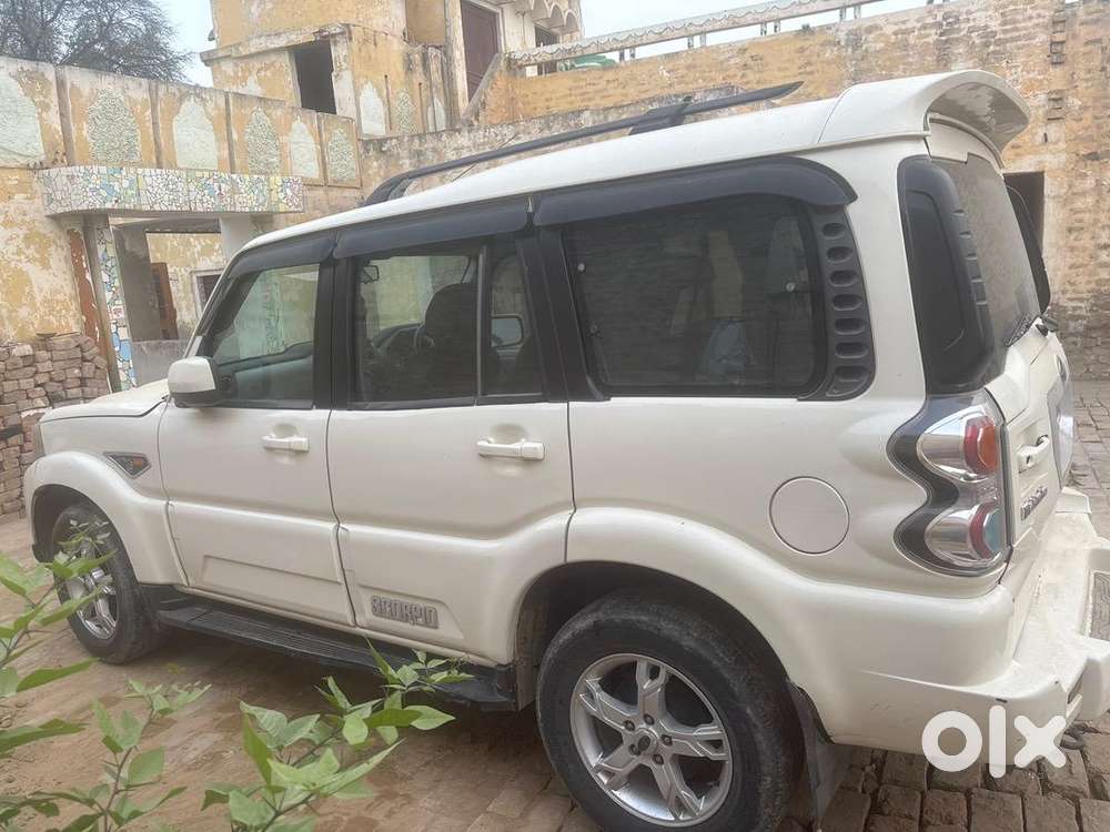 Mahindra Scorpio Classic 2015 Diesel Well Maintained