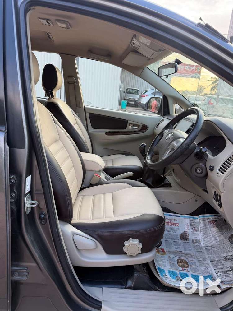 Toyota Innova 2.5 V 8 Str, 2013, Diesel