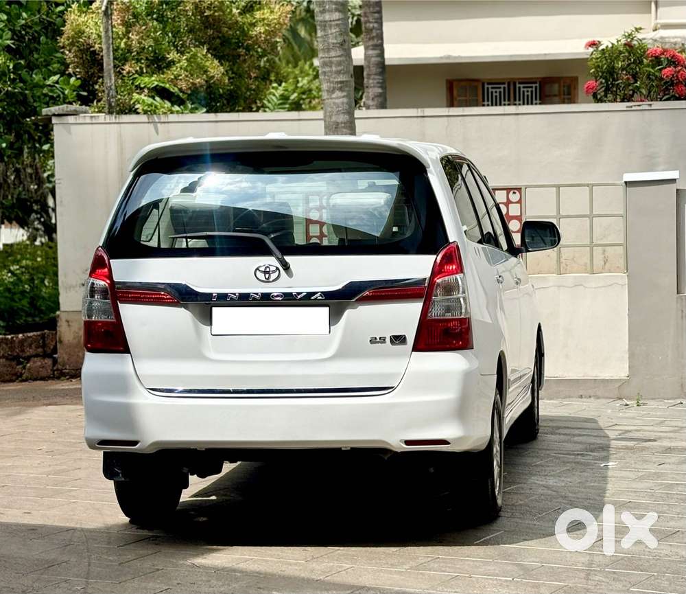 Toyota Innova 2.5 Vx 7 Seater Bs Iv, 2014, Diesel