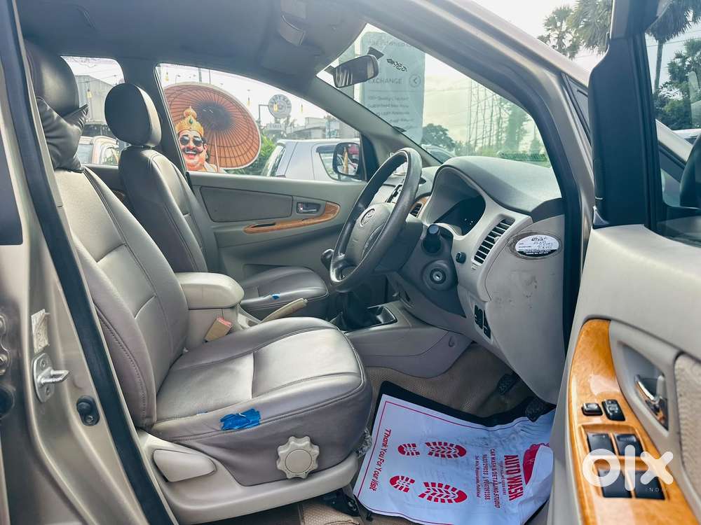 Toyota Innova 2.5 V 7 Str, 2011, Diesel