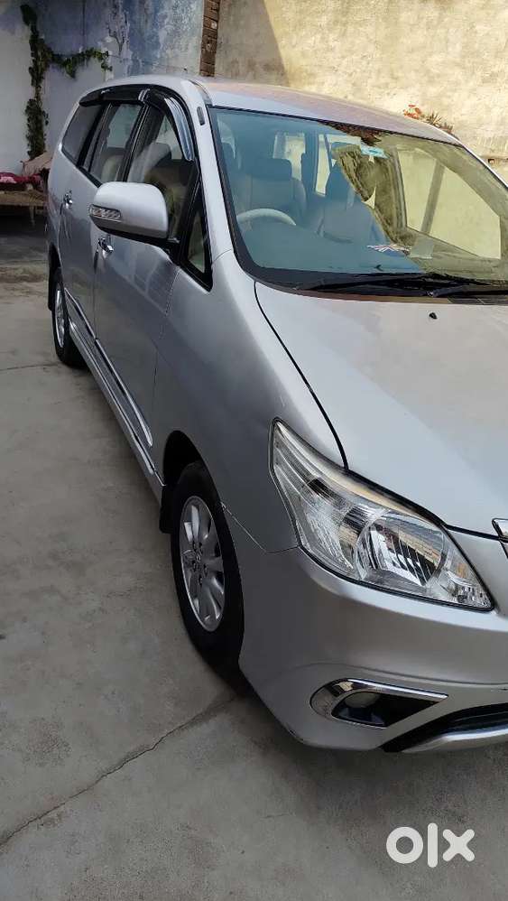 Toyota Innova 2014
