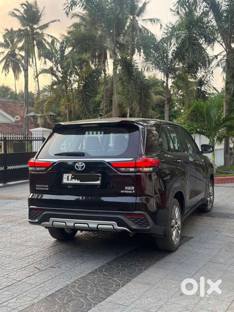 Toyota Innova Hycross 2023 Petrol Good Condition