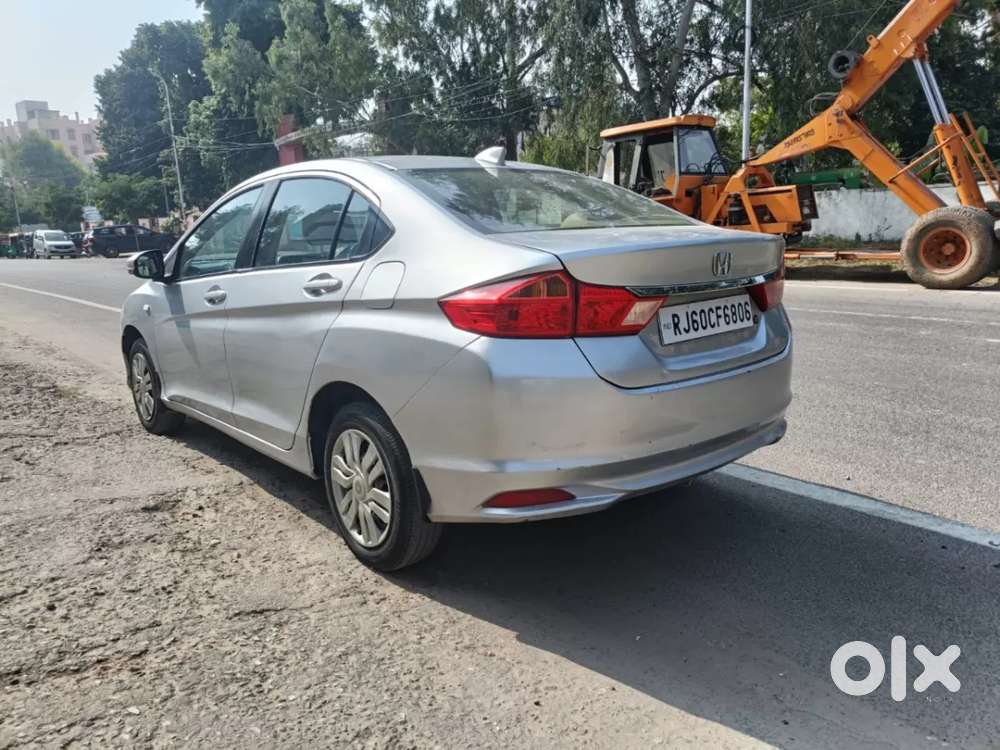 Honda City 1.5 V Mt, 2015, Petrol