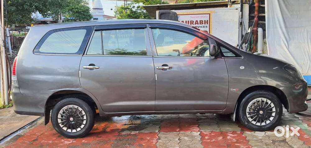 Toyota Innova 2.5 G (diesel) 8 Seater, 2010, Diesel