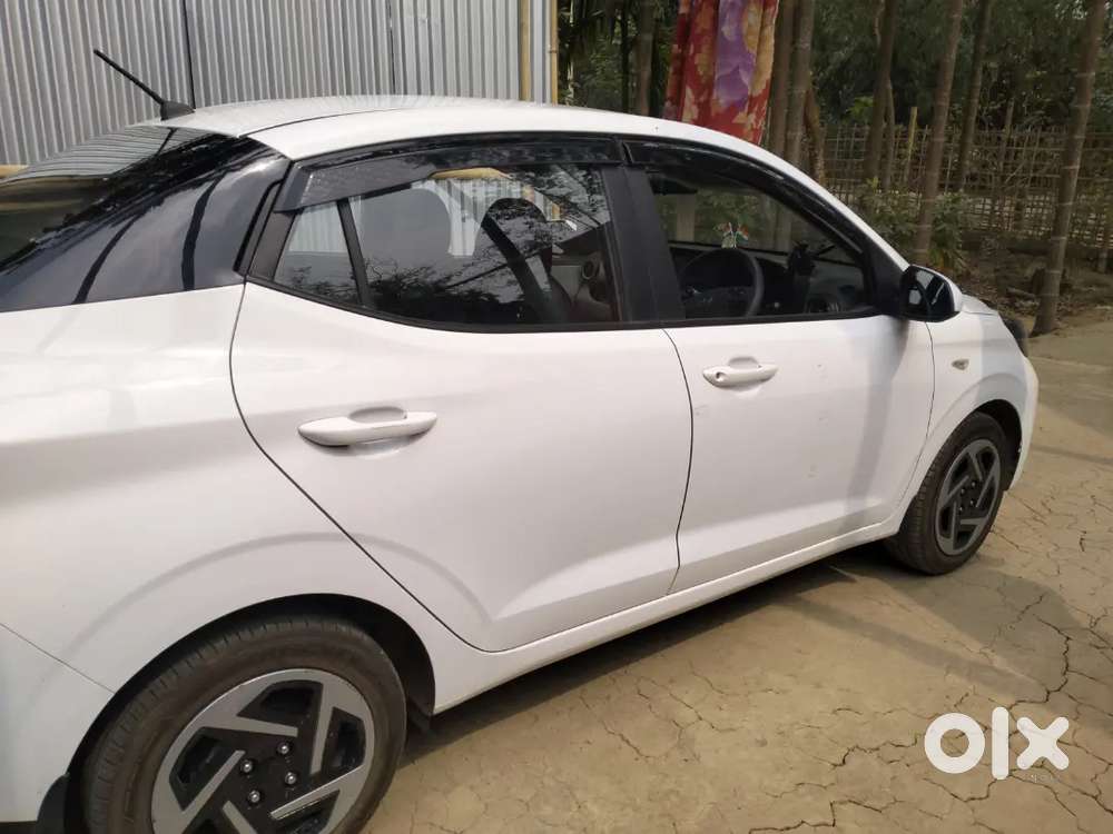 Hyundai Aura 2025 Petrol 12700 Km Driven